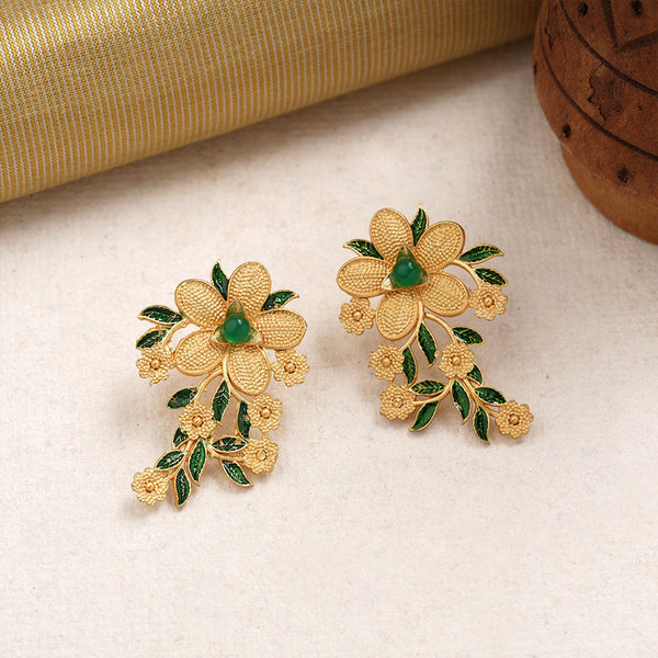 Pranavi- Stone Studded Golden Stud Earrings