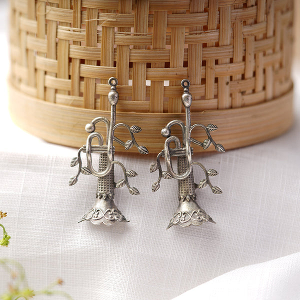 Naadini- Silver Brass oxidised stud earrings