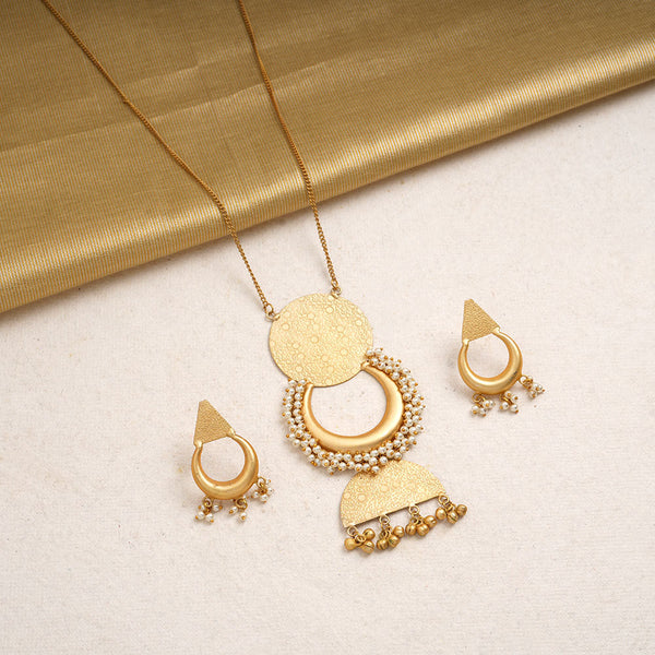 Malvika- Handing Pearl Chain Neckpiece Set