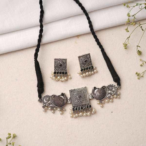 Rasika- Oxidised neckpiece with Earrings (Red)