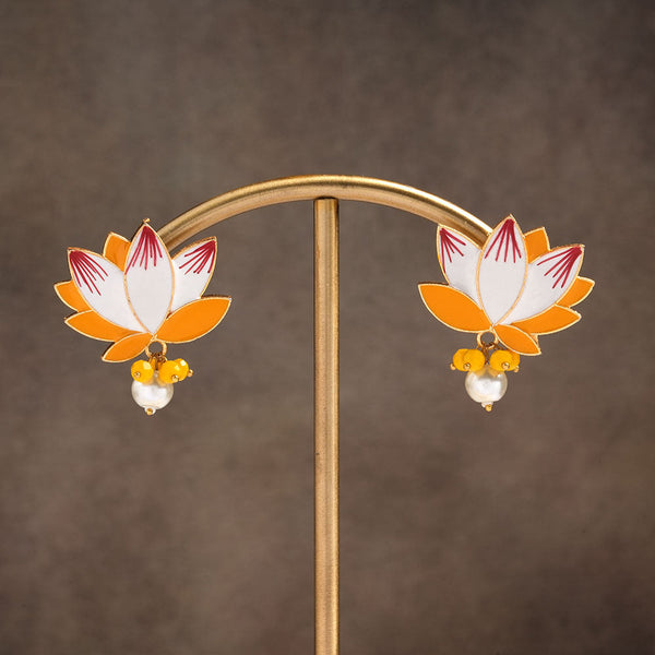 Kiyona- Hangig pearl stud earrings(Yellow)