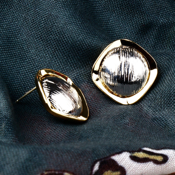 Gold bordered pearl studs