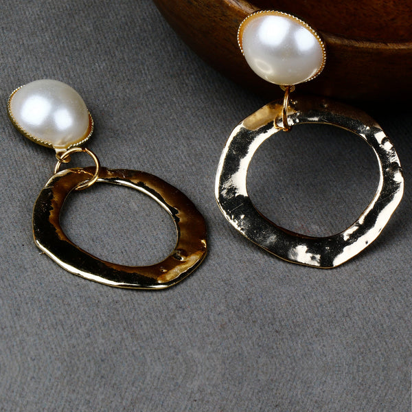 Gold contemporary Earring