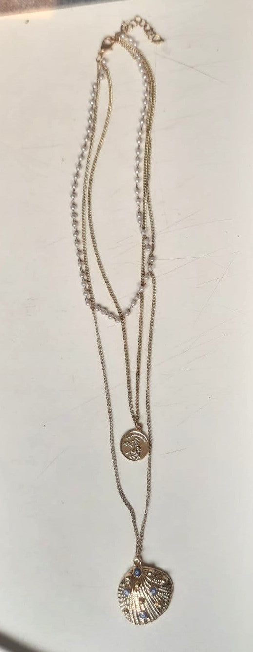 Multilayered Fancy Neckpiece
